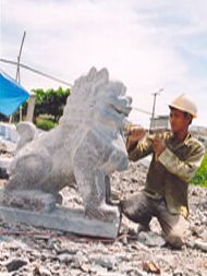 Nghề chạm khắc đá ở Ninh Vân (Ninh Bình)