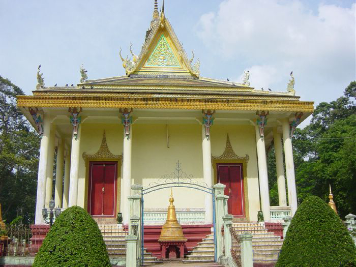 Danh thắng chùa Hang và nghệ thuật khắc gỗ ở Trà Vinh