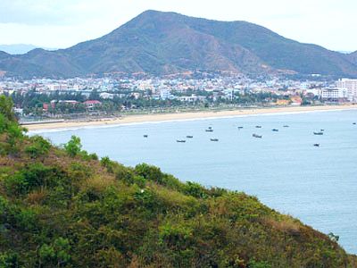 Ngắm vẻ đẹp vịnh Cù Mông