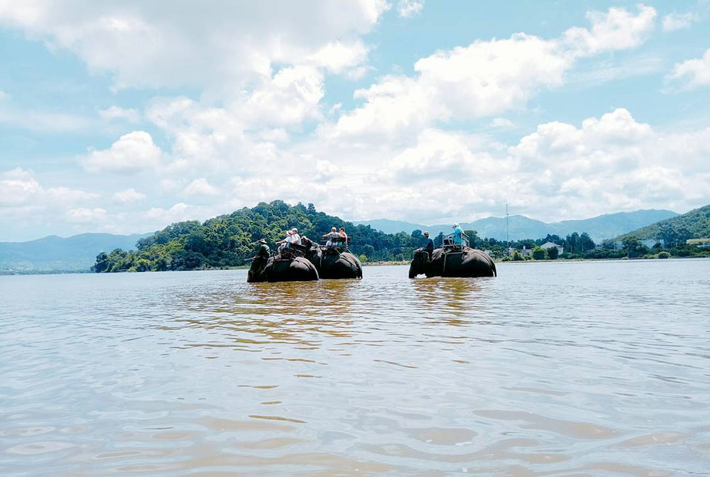 Du lịch hồ Lắk