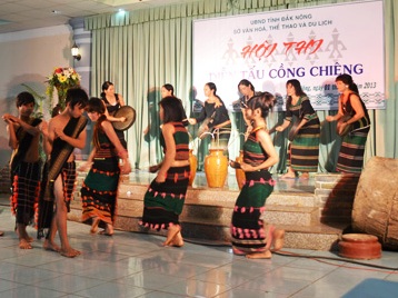 http://www.dulichvn.org.vn/nhaptin/uploads/images/hoithitiettaucongchieng.jpg