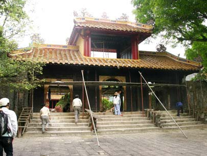 http://www.dulichvn.org.vn/nhaptin/uploads/images/langgialong.jpg