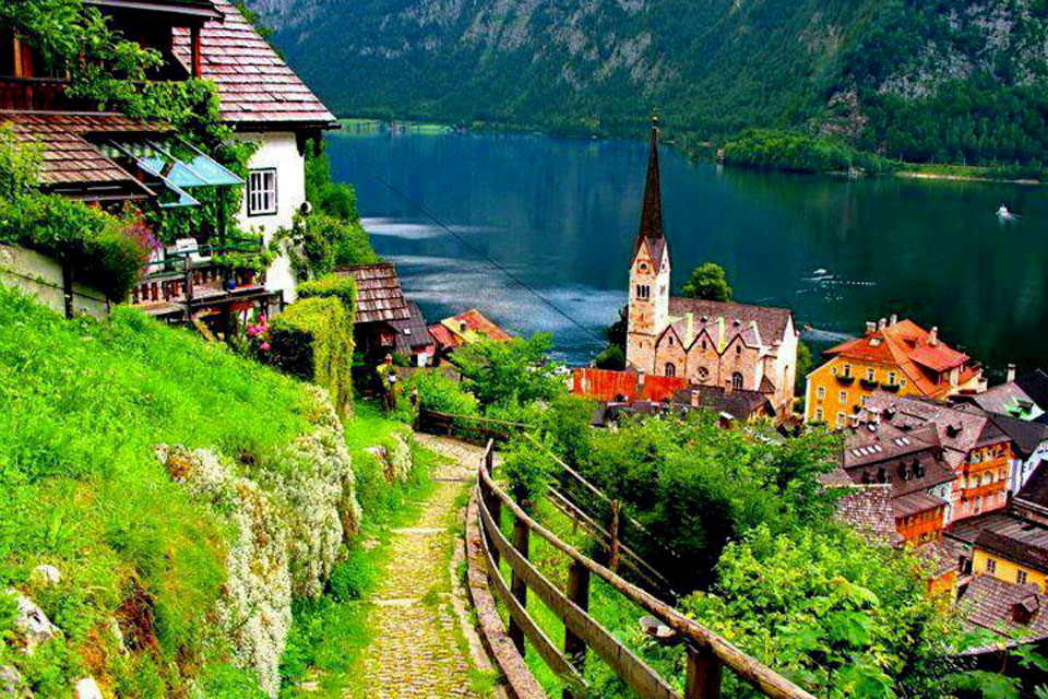 Thành phố Hallstatt như “Viên ngọc của nước Áo”