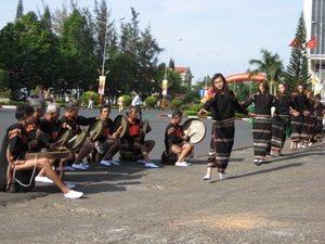 Biểu diễn cồng chiêng. (Nguồn: baodaklak)