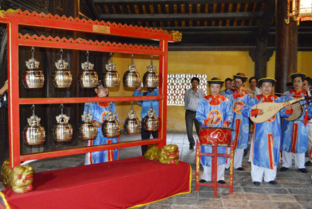 Bộ Biên chung - một loại nhạc khí của Nhã nhạc  Cung đình Việt Nam vừa được phục chế. (Ảnh: Đình Tăng).