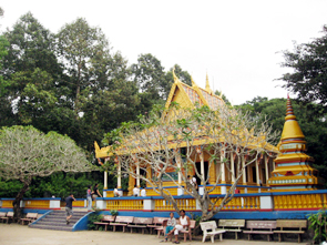Chùa Dơi