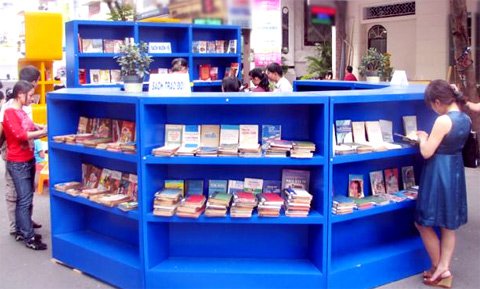 Đường sách là sản phẩm văn hóa đặc vào ngày Tết của TP.HCM. Ảnh: VietnamNet. 
