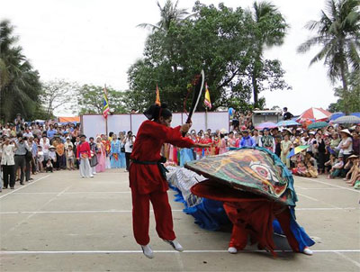 Múa Giảo Long ở làng Lệ Mật