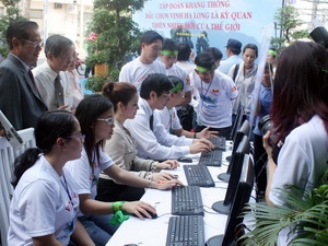 Quang cảnh cuộc bầu chọn. (Ảnh: Hoàng Tuấn/Vietnam+)