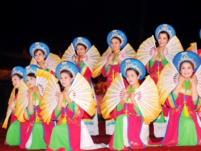 Biểu diễn Nhã nhạc Cung đình Huế.