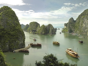 Phong cảnh Vịnh Hạ Long. (Ảnh: Trọng Đạt/TTXVN)