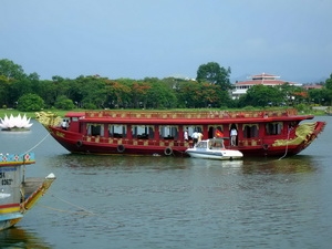 Phục chế thành công và đưa vào hoạt động thuyền cung đình Long Quang. (Ảnh: Quốc Việt/Vietnam+)