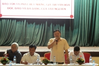 Các đại biểu tham dự tọa đàm. Ảnh: VH