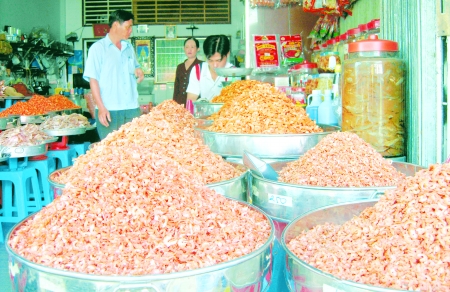 Tôm khô một trong những đặc sản của Cà Mau.
